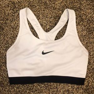 Nike Pro Sports Bra Size medium